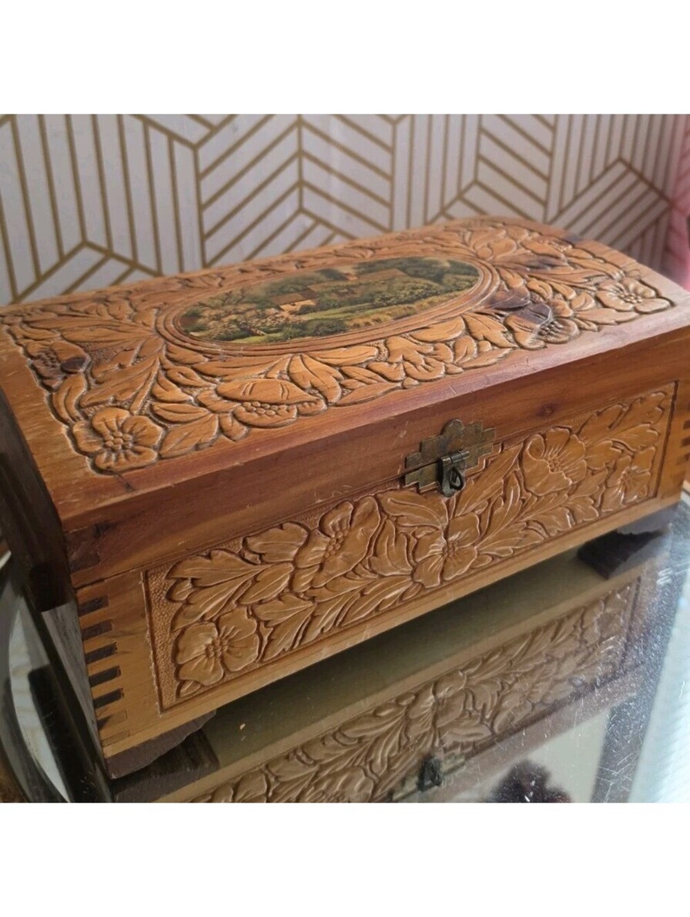 Vintage Handcarved Dovetail Wooden Keepsake Box w/ Cottage Scene Etched Mirror